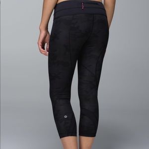 Lululemon inspire crop
